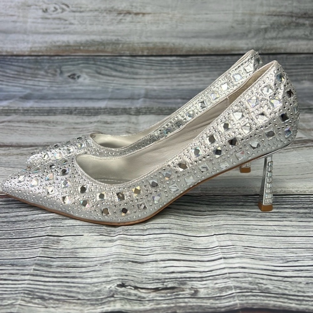 OMINE Women’s Pointed Toe Heels – Silver Rhinestone Embellished – Size 7